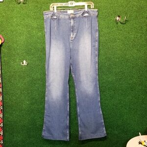 683 Classic Blue Women's Jeans